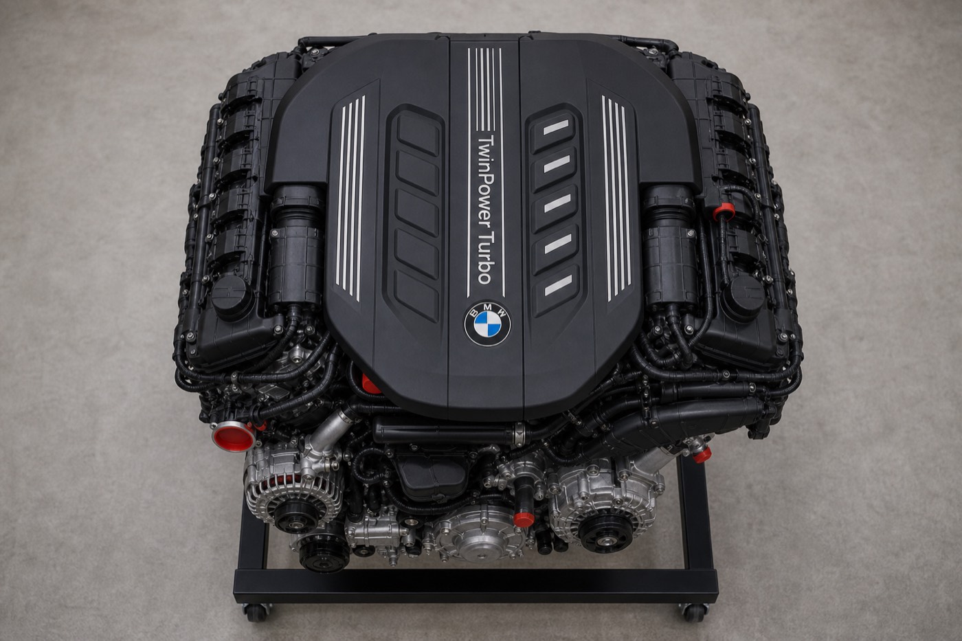Engine prepared on a pallet